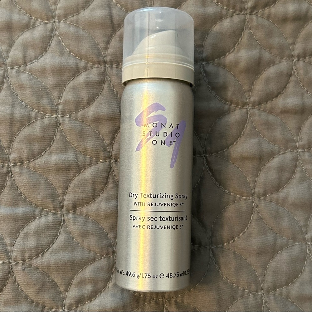 Monat dry texturizing spray